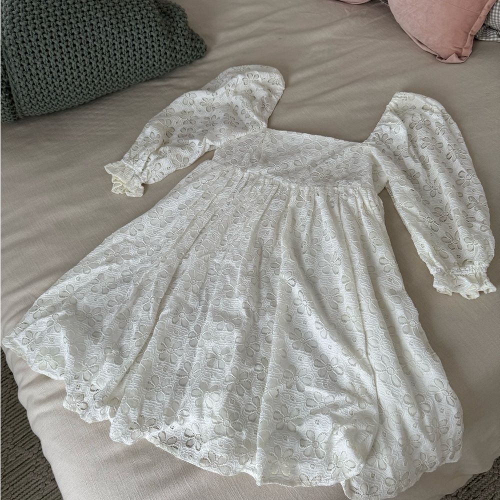 Elegant White Lace Dress
